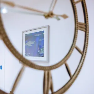 Long Row In Centre Apartment