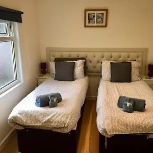 https://alexandra-annexe.tophotelsbath.com